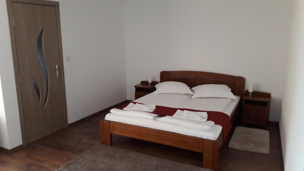 Bed and Breakfast Casa Irinella Сату-Маре Экстерьер фото